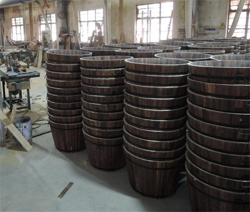 wooden barrel production01.jpg